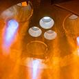 Во второй раз все прошло идеально. SpaceX показала зрелищные фото огневых испытаний ракеты Starship в рамках подготовки к девятому испытательному полету