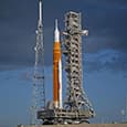 NASA доставило на стартовую площадку гигантскую ракету SLS и космический корабль Orion для лунной миссии, намеченной на 1 апреля