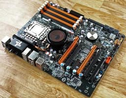 Фото дня: системная плата Foxconn Renaissance X58 Digital Life с необычной системой охлаждения