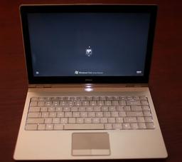 Первые фото люксового ноутбука Dell Adamo, «убийцы Macbook Air»