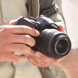 «Засветилась» первая зеркальная камера Nikon с поворотным экраном