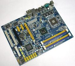 Первые фото платы на базе Intel P43 Express