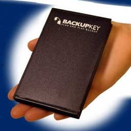 BackupKey Flash – возможно, самая миниатюрная персональная система резервного копирования
