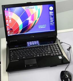 Fujitsu вот-вот начнет продажи ноутбуков с водяным охлаждением и двумя экранами