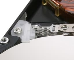 Fujitsu выходит из HDD-бизнеса 