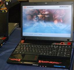 Фото дня: новый ноутбук MSI с кнопкой Turbo, снаружи и изнутри