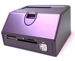 HDD-док с интерфейсами USB и eSATA одновременно выполняет функции картовода и USB-концентратора