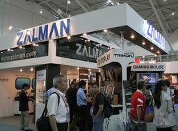 Computex 2008: фоторепортаж со стенда Zalman. Кулеры, БП и даже наушники