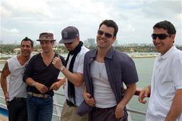 New Kids On the Block отправились в круиз