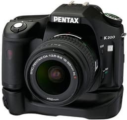 PENTAX K200D — 10,2-Мп камера Digital SLR, которой можно снять до 1100 снимков на одном заряде батарей