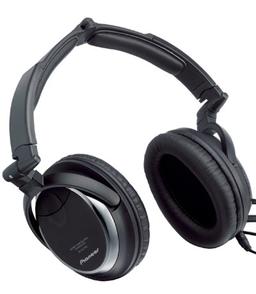 Наушники Pioneer SE-MJ7NS подавляют до 80% шума