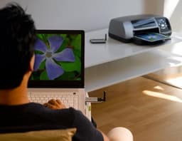 Беспроводный 4-портовый концентратор USB Belkin помогает удобно организовать пространство