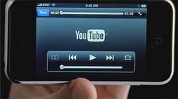 Apple рекламирует YouTube на iPhone