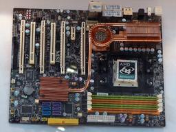 MSI K9A2 Platinum, одна из первых плат на AMD 790FX - на подходе. Фото и спецификации