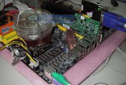 Первые фото системной платы DFI LANParty RD790 с поддержкой AMD Phenom AM2+