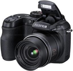 Объектив компактного «суперзума» Fujifilm Finepix S1500 охватывает диапазон 33-396 мм