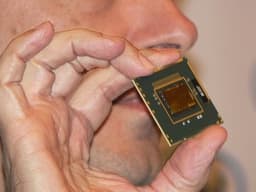 IDF: Intel показывает первые рабочие образцы 32-нм CPU Nehalem