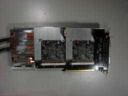 Фото дня: ASUS Trinity, первая видеокарта с тремя GPU