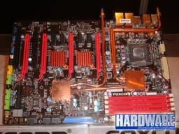 Плата Foxconn F1: 4 интерфейса PCIe x16, водяная система охлаждения и модули Пельтье