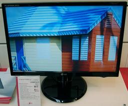 LG показала большие мониторы с матрицами S-IPS