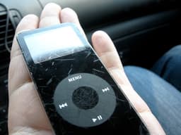 Apple согласилась выплатить компенсации владельцам iPod nano 1G 