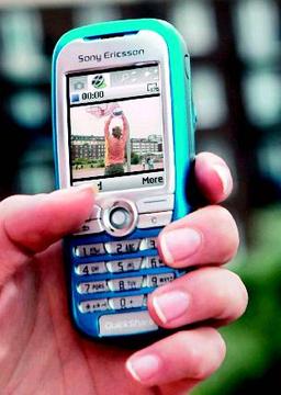 Sony Ericsson: четыре новых телефона и три аксессуара