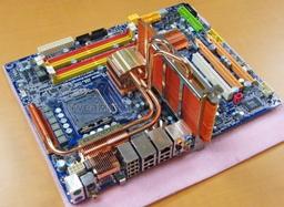 Gigabyte GA EP45 Extreme: системная плата с массивным охлаждением