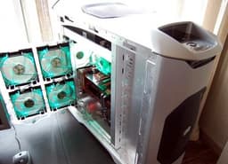Фото дня: игровой ПК на базе Phenom, RD790 и двух Radeon HD 2900XT - в деле