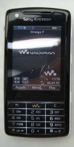 "Живые" фото юбилейного Walkman Sony Ericsson W960