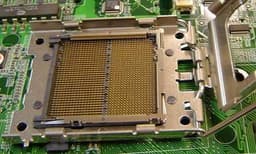 Фото Socket F и некоторые подробности о новых процессорах AMD Opteron