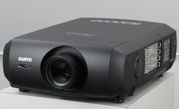 Sanyo PLC-XF47 - самый яркий проектор в мире