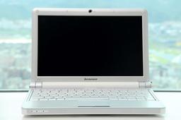 Lenovo выпустила облегченный вариант нетбука IdeaPad S9