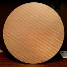 Фото дня: Intel демонстрирует Xeon MP - Tigerton