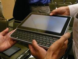 Фото дня: концепт ноутбука Intel UrbanMax