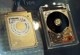 PC EXPO 2001: 1,8" 5 Гб винчестер от Toshiba