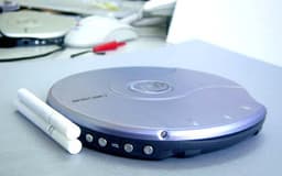 Миниатюрный MP3/CD плеер от iRiver
