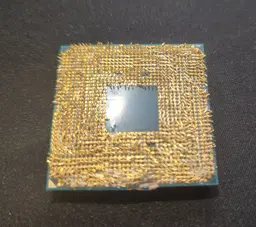 Как будто побывал в блендере: продавец отправил целый и полностью рабочий Ryzen 5 3600X, а получил назад уничтоженный CPU