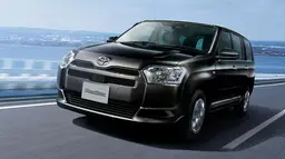 Toyota обновила свой дешевый универсал Probox, который продается уже 12 лет — ни новых моторов, ни интерьера, ни дизайна