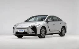 Совершенно новый Lexus ES начали продавать в России — от 7,9 млн рублей