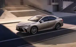 Новая Toyota Camry добралась до России — за 197-сильный гибрид просят 4,9 млн рублей