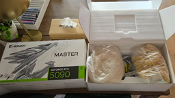 Купил RTX 5090 за €3000 на Amazon, а получил рис, макароны и старую видеокарту