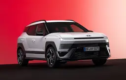 Tucson на минималках. Представлен совершенно новый Hyundai Bayon, и он впервые получил гибридную систему