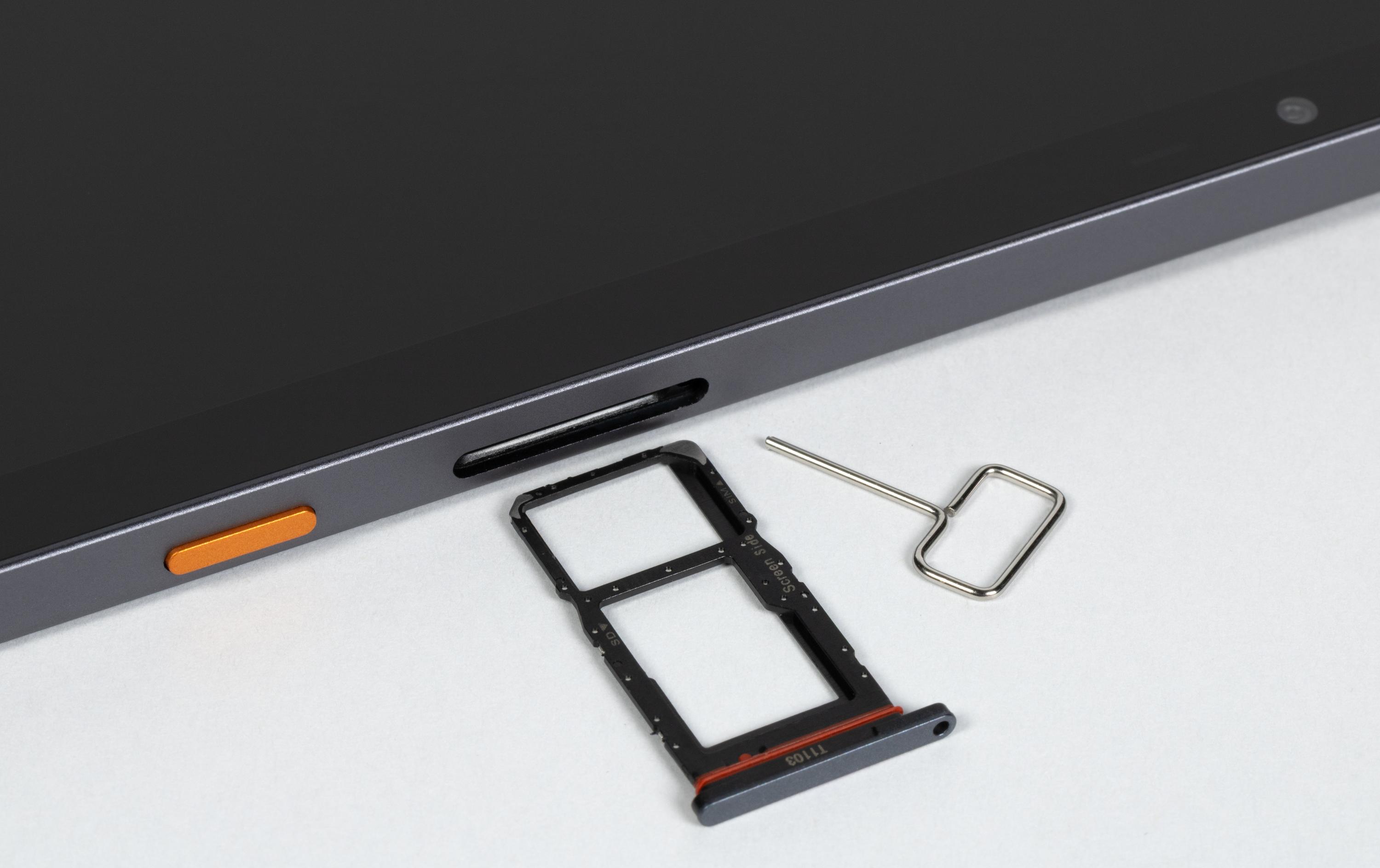 Элементы управления на корпусе Tecno Megapad 2