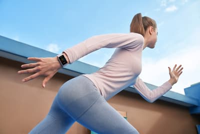 Большой AMOLED и SpO2, недорого. Стартовали продажи умного браслета Honor Choice Band в России