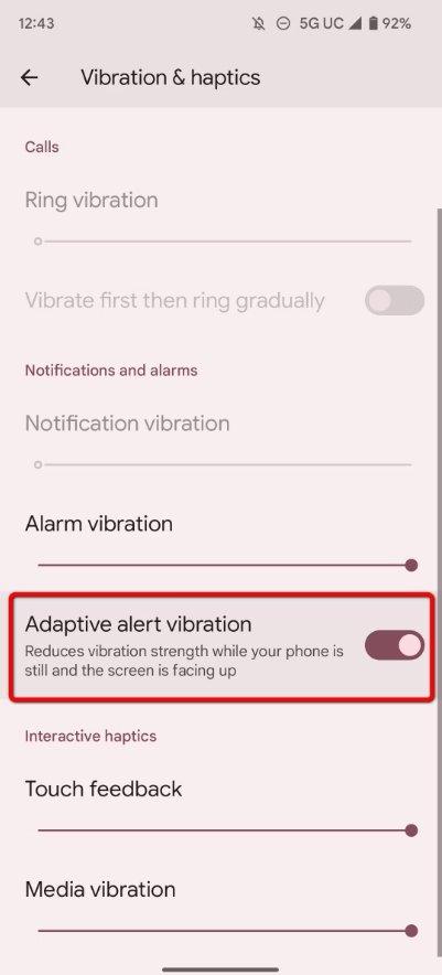 Оказалось, что в Google Pixel 7a дебютировала новая уникальная функция Adaptive alert vibration, фото 2