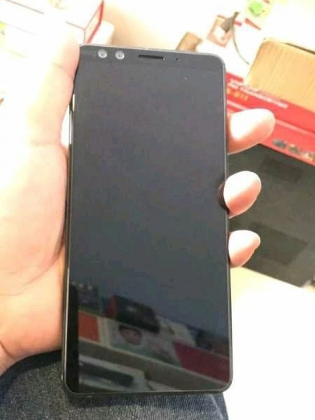 Объективы камеры смартфона HTC U12+ имеют диафрагму F/1,8 и F/2,6