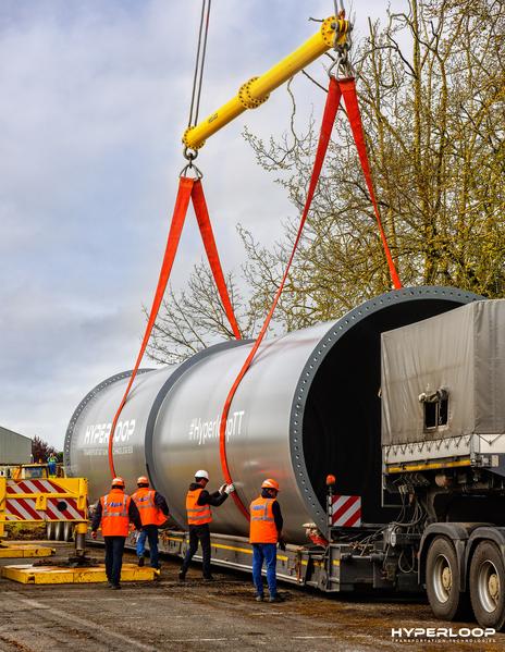 Первая коммерческая линия Hyperloop заработает уже через два года, фото 1