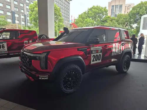 «Король пустыни» от Mitsubishi возвращается? Представлен совершенно новый Mitsubishi Pajero Rally Concept
