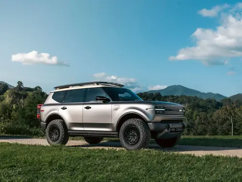 Даже находясь в кризисе Volkswagen создает крутые внедорожники: представлены Scout Traveler Mountainside и Scout Traveler Trail-Ready