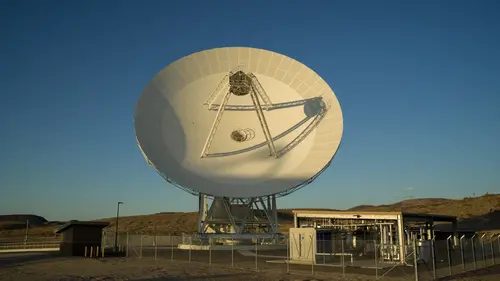 NASA запустило в Калифорнии 34-метровую «тарелку» для связи с зондами на расстоянии более 24 миллиарда километров